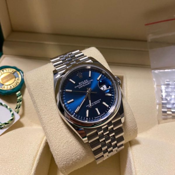 rare-watches-co-bordeaux-strasbourg-montre-occasion-rolex-Datejust -126200-neuve-fullset-montrestrasbourg-jublié-bluedial-luxe-montredeluxestrasbourg-montredeluxe-fullset