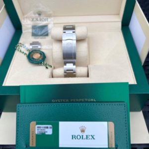 Rolex Oyster Perpetual 39mm 114300